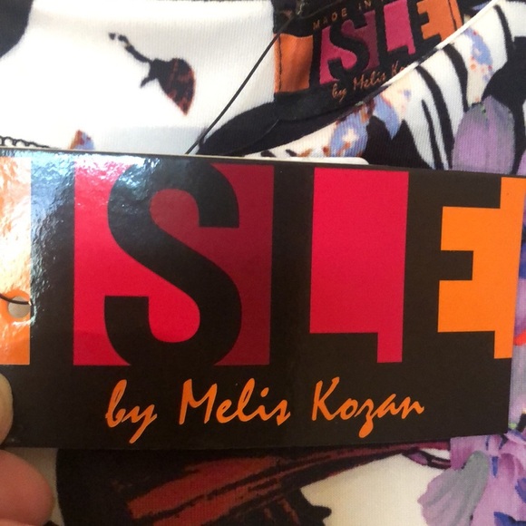 Isle Apparel flowered dress - Picture 3 of 5